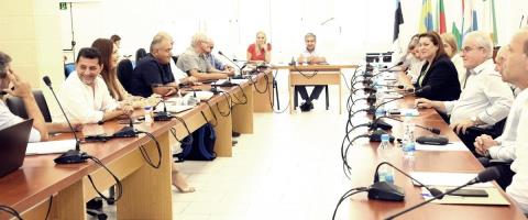 &Sigma;ύ&nu;&tau;&omicron;&mu;&alpha; &sigma;&tau;&eta; &Beta;&omicron;&upsilon;&lambda;ή &eta; &pi;&rho;ό&tau;&alpha;&sigma;&eta; &tau;&omicron;&upsilon; &Upsilon;&pi;&omicron;&upsilon;&rho;&gamma;&epsilon;ί&omicron;&upsilon; &Pi;&alpha;&iota;&delta;&epsilon;ί&alpha;&sigmaf; &gamma;&iota;&alpha; &tau;&omicron;&nu; &kappa;&alpha;&tau;ά&lambda;&omicron;&gamma;&omicron; &delta;&iota;&omicron;&rho;&iota;&sigma;&tau;έ&omega;&nu;-&laquo;&Delta;ό&theta;&eta;&kappa;&epsilon; &pi;&lambda;&alpha;ί&sigma;&iota;&omicron; &alpha;&rho;&chi;ώ&nu; &sigma;&epsilon; &Pi;&Omicron;&Epsilon;&Delta;&raquo;, &alpha;&pi;&alpha;&nu;&tau;ά &eta; &Mu;&iota;&chi;&alpha;&eta;&lambda;ί&delta;&omicron;