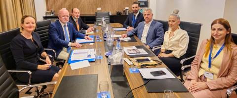 &Kappa;&alpha;&mu;&pi;&alpha;&nu;ά&kappa;&iota; &alpha;&pi;ό &tau;&omicron;&nu; &pi;&rho;ό&epsilon;&delta;&rho;&omicron; &tau;&eta;&sigmaf; CPT &gamma;&iota;&alpha; &tau;&omicron;&nu; &upsilon;&pi;&epsilon;&rho;&pi;&lambda;&eta;&theta;&upsilon;&sigma;&mu;ό &sigma;&tau;&iota;&sigmaf; &Phi;&upsilon;&lambda;&alpha;&kappa;έ&sigmaf;-&laquo;Έ&chi;&epsilon;&iota; &omicron;&delta;&eta;&gamma;ή&sigma;&epsilon;&iota; &sigma;&epsilon; ά&sigma;&kappa;&eta;&sigma;&eta; &tau;&omega;&nu; &pi;&epsilon;&rho;&iota;&sigma;&tau;&alpha;&tau;&iota;&kappa;ώ&nu; &beta;ί&alpha;&sigmaf; &mu;&epsilon;&tau;&alpha;&xi;ύ &kappa;&rho;&alpha;&tau;&omicron;&upsilon;&mu;έ