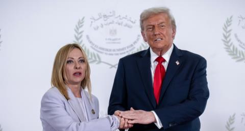 &Beta;&Iota;&Nu;&Tau;&Epsilon;&Omicron;: &Rho;ή&xi;&eta; &Tau;&rho;&alpha;&mu;&pi; &kappa;&alpha;&iota; &Mu;&epsilon;&lambda;ό&nu;&iota; &mu;&epsilon;&tau;ά &tau;&eta; G7-&laquo;&Mu;&epsilon; &epsilon;&kappa;&lambda;&iota;&pi;&alpha;&rho;&omicron;ύ&sigma;&epsilon; &gamma;&iota;&alpha; &mu;ί&alpha; &phi;&omega;&tau;&omicron;&gamma;&rho;&alpha;&phi;ί&alpha;, &tau;&eta; &lambda;&upsilon;&pi;ή&theta;&eta;&kappa;&alpha;&raquo;, &omicron; έ&nu;&alpha;&sigmaf;, &laquo;&epsilon;&gamma;ώ &kappa;&alpha;&iota; &eta; &Iota;&tau;&alpha;&lambda;ί&alpha; &delta;&epsilon;&nu; &pi;&alpha;&rho;&alpha;&kappa;&alpha;&lambda;ά&mu;