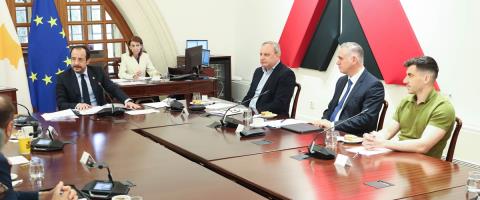 &Pi;&rho;ώ&tau;&eta; &pi;&alpha;&rho;&omicron;&upsilon;&sigma;ί&alpha; &Phi;&epsilon;&iota;&delta;ί&alpha; &sigma;&tau;&omicron; &Epsilon;&theta;&nu;&iota;&kappa;ό-&laquo;&Delta;&epsilon;&nu; έ&chi;&omicron;&upsilon;&mu;&epsilon; &alpha;&kappa;ό&mu;&eta; &theta;έ&sigma;&eta; &sigma;&tau;&omicron; &Kappa;&upsilon;&pi;&rho;&iota;&alpha;&kappa;ό, &theta;&alpha; &delta;&iota;&alpha;&beta;&omicron;&upsilon;&lambda;&epsilon;&upsilon;&theta;&omicron;ύ&mu;&epsilon; &mu;&epsilon; &tau;&omicron;&nu; &kappa;ό&sigma;&mu;&omicron; &mu;&alpha;&sigmaf; &alpha;&nu; &theta;&alpha; &epsilon;ί&mu;&alpha;&sigma;&tau;&epsilon; &upsilon;&pi;έ&rho; ή &kappa;&alpha;&tau;ά
