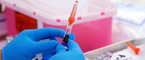 Έ&mu;&epsilon;&iota;&nu;&alpha;&nu; &alpha;&nu;&alpha;&pi;ά&nu;&tau;&eta;&tau;&epsilon;&sigmaf; &delta;ύ&omicron; &epsilon;&pi;&iota;&sigma;&tau;&omicron;&lambda;έ&sigmaf; &tau;&omega;&nu; &phi;&alpha;&rho;&mu;&alpha;&kappa;&omicron;&pi;&omicron;&iota;ώ&nu; &gamma;&iota;&alpha; &tau;&omicron;&upsilon;&sigmaf; &epsilon;&mu;&beta;&omicron;&lambda;&iota;&alpha;&sigma;&mu;&omicron;ύ&sigmaf; &kappa;&alpha;&tau;ά &tau;&eta;&sigmaf; &gamma;&rho;ί&pi;&eta;&sigmaf;-&Sigma;&tau;&omicron; &Upsilon;&pi;&omicron;&upsilon;&rho;&gamma;&epsilon;ί&omicron; &Upsilon;&gamma;&epsilon;ί&alpha;&sigmaf; &eta; &tau;&epsilon;&lambda;&iota;&kappa;ή &alpha;&pi;ό&phi;&alpha;&sigma;&eta;