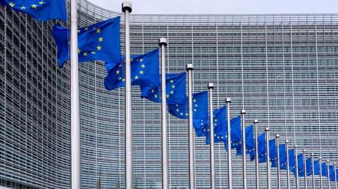 &Eta; &Kappa;ύ&pi;&rho;&omicron;&sigmaf; &lambda;&alpha;&mu;&beta;ά&nu;&epsilon;&iota; &euro;4,6 &epsilon;&kappa;&alpha;&tau;&omicron;&mu;&mu;ύ&rho;&iota;&alpha; &alpha;&pi;ό &Kappa;&omicron;&mu;&iota;&sigma;&iota;ό&nu; &gamma;&iota;&alpha; &sigma;&upsilon;&mu;&psi;&eta;&phi;&iota;&sigma;&mu;&omicron;ύ&sigmaf; &alpha;&pi;&omega;&lambda;&epsilon;&iota;ώ&nu; &alpha;&gamma;&rho;&omicron;&tau;ώ&nu; &alpha;&pi;ό &xi;&eta;&rho;&alpha;&sigma;ί&alpha; &kappa;&alpha;&iota; &zeta;έ&sigma;&tau;&eta;