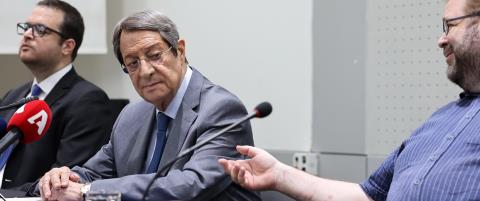 &laquo;&Pi;&alpha;&rho;&alpha;&beta;&iota;ά&sigma;&tau;&eta;&kappa;&epsilon; &tau;&omicron; &tau;&epsilon;&kappa;&mu;ή&rho;&iota;&omicron; &tau;&eta;&sigmaf; &alpha;&theta;&omega;ό&tau;&eta;&tau;&alpha;&sigmaf;, &sigma;&tau;ή&theta;&eta;&kappa;&alpha;&nu; &lambda;&alpha;ϊ&kappa;ά &delta;&iota;&kappa;&alpha;&sigma;&tau;ή&rho;&iota;&alpha;, &eta;&rho;&omega;&omicron;&pi;&omicron;&iota;ή&theta;&eta;&kappa;&epsilon; &omicron; &epsilon;&phi;&epsilon;&upsilon;&rho;έ&tau;&eta;&sigmaf; &tau;&eta;&sigmaf; &mu;&upsilon;&theta;&omicron;&pi;&lambda;&alpha;&sigma;ί&alpha;&sigmaf; &gamma;&iota;&alpha; &tau;&eta; &Sigma;ά&nu;&tau;&eta;&raquo;-&Omicron;&iota; &alpha;&pi;&alpha;&nu;