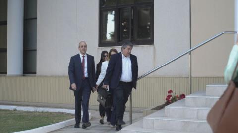 &Alpha;&rho;&nu;&epsilon;ί&tau;&alpha;&iota; &tau;&iota;&sigmaf; &kappa;&alpha;&tau;&eta;&gamma;&omicron;&rho;ί&epsilon;&sigmaf; &omicron; &Phi;&alpha;ί&delta;&omega;&nu;&omicron;&sigmaf;, &omicron;&rho;ί&sigma;&tau;&eta;&kappa;&epsilon; &alpha;&kappa;&rho;ό&alpha;&sigma;&eta; &gamma;&iota;&alpha; &pi;έ&nu;&tau;&epsilon; &sigma;&upsilon;&nu;&epsilon;&chi;ό&mu;&epsilon;&nu;&epsilon;&sigmaf; &mu;έ&rho;&epsilon;&sigmaf; &eta; &alpha;&kappa;&rho;ό&alpha;&sigma;&eta;