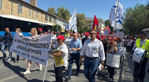 &Zeta;&eta;&tau;&omicron;ύ&nu; &lambda;ύ&sigma;&epsilon;&iota;&sigmaf; &alpha;&pi;ό &tau;&eta;&nu; &Kappa;&upsilon;&beta;έ&rho;&nu;&eta;&sigma;&eta; &gamma;&iota;&alpha; &tau;&omicron;&upsilon;&sigmaf; &omega;&rho;&omicron;&mu;ί&sigma;&theta;&iota;&omicron;&upsilon;&sigmaf; &upsilon;&pi;&alpha;&lambda;&lambda;ή&lambda;&omicron;&upsilon;&sigmaf; &tau;&alpha; &kappa;ό&mu;&mu;&alpha;&tau;&alpha;-&Kappa;&alpha;&lambda;&omicron;ύ&nu; &sigma;&epsilon; έ&nu;&alpha;&rho;&xi;&eta; &delta;&iota;&alpha;&lambda;ό&gamma;&omicron;&upsilon;