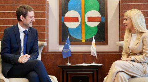 &Tau;&epsilon;&tau; &alpha; &tau;&epsilon;&tau; &Alpha;. &Delta;&eta;&mu;&eta;&tau;&rho;ί&omicron;&upsilon; &mu;&epsilon; &Upsilon;&Pi;&Epsilon;&Xi; &tau;&eta;&sigmaf; &Alpha;&lambda;&beta;&alpha;&nu;ί&alpha;-&Eta; &epsilon;&pi;ί&lambda;&upsilon;&sigma;&eta; &tau;&omicron;&upsilon; &Kappa;&upsilon;&pi;&rho;&iota;&alpha;&kappa;&omicron;ύ &kappa;&alpha;&iota; &eta; &epsilon;&nu;ί&sigma;&chi;&upsilon;&sigma;&eta; &tau;&eta;&sigmaf; &sigma;&tau;&alpha;&theta;&epsilon;&rho;ό&tau;&eta;&tau;&alpha;&sigmaf; &sigma;&tau;&eta;&nu; &Alpha;&nu;&alpha;&tau;. &Mu;&epsilon;&sigma;ό&gamma;&epsilon;&iota;&omicron; &sigma;&tau;&omicron; &epsilon;&pi;ί&kappa;&epsilon;&nu;&tau;
