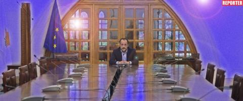 &Omicron;&iota; &upsilon;&pi;&omicron;&psi;ή&phi;&iota;&omicron;&iota; &pi;&rho;&omicron;&sigmaf; &alpha;&pi;&omicron;&chi;ώ&rho;&eta;&sigma;&eta;, &omicron; &kappa;&epsilon;&nu;&tau;&rho;&omicron;&delta;&epsilon;&xi;&iota;ό&sigmaf; &pi;&rho;&omicron;&sigma;&alpha;&nu;&alpha;&tau;&omicron;&lambda;&iota;&sigma;&mu;ό&sigmaf; &kappa;&alpha;&iota; &omicron;&iota; &iota;&sigma;&omicron;&rho;&rho;&omicron;&pi;ί&epsilon;&sigmaf; &mu;&epsilon; &Delta;&Eta;&Sigma;&Upsilon;-&Eta; &phi;&iota;&lambda;&omicron;&sigma;&omicron;&phi;ί&alpha; &Chi;&rho;&iota;&sigma;&tau;&omicron;&delta;&omicron;&upsilon;&lambda;ί&delta;&eta; &gamma;&iota;&alpha; &tau;&omicron;&nu; &alpha;&nu;&alpha;&sigma;&chi;&eta;&mu;&alpha;&tau;&iota;