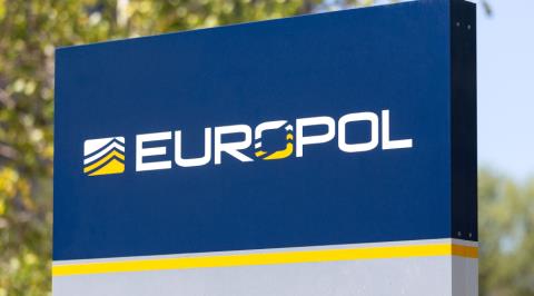 Έ&kappa;&theta;&epsilon;&sigma;&eta; &gamma;&iota;&alpha; &tau;&alpha; 731 &pi;&iota;&omicron; &epsilon;&pi;&iota;&kappa;ί&nu;&delta;&upsilon;&nu;&alpha; &epsilon;&gamma;&kappa;&lambda;&eta;&mu;&alpha;&tau;&iota;&kappa;ά &delta;ί&kappa;&tau;&upsilon;&alpha; &sigma;&tau;&eta;&nu; &Epsilon;&Epsilon; &pi;&alpha;&rho;&omicron;&upsilon;&sigma;ί&alpha;&sigma;&epsilon; &eta; Europol-&Mu;&epsilon;&iota;ώ&theta;&eta;&kappa;&alpha;&nu; &alpha;&pi;ό &tau;&alpha; 821 &tau;&omicron;&upsilon; 2024