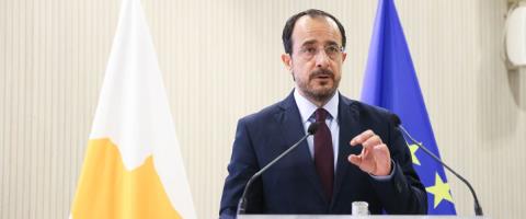 &Sigma;&epsilon; &pi;&omicron;&lambda;ύ &kappa;&rho;ί&sigma;&iota;&mu;&eta; &sigma;&upsilon;&gamma;&kappa;&upsilon;&rho;ί&alpha; &tau;&omicron; &Kappa;&upsilon;&pi;&rho;&iota;&alpha;&kappa;ό &sigma;ύ&mu;&phi;&omega;&nu;&alpha; &mu;&epsilon; &tau;&omicron;&nu; &Chi;&rho;&iota;&sigma;&tau;&omicron;&delta;&omicron;&upsilon;&lambda;ί&delta;&eta;-&laquo;&Delta;&epsilon;&nu; έ&chi;&epsilon;&iota; &pi;&alpha;&gamma;ώ&sigma;&epsilon;&iota; &tau;ί&pi;&omicron;&tau;&epsilon;, &beta;&rho;ί&sigma;&kappa;&omicron;&nu;&tau;&alpha;&iota; &sigma;&epsilon; &pi;&lambda;ή&rho;&eta; &epsilon;&xi;έ&lambda;&iota;&xi;&eta; ό&lambda;&epsilon;&sigmaf; &omicron;&iota; &delta;&iota;
