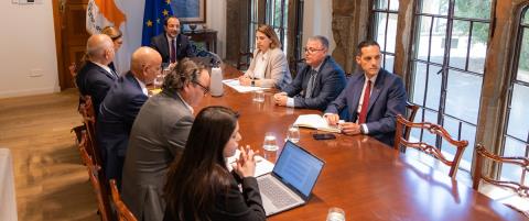 &Pi;&rho;ώ&tau;&eta; &sigma;&upsilon;&nu;&epsilon;&delta;&rho;ί&alpha; &Pi;&tau;&Delta; &mu;&epsilon; &Sigma;&upsilon;&mu;&beta;&omicron;ύ&lambda;&iota;&omicron; &nu;έ&alpha;&sigmaf; &delta;&epsilon;&xi;&alpha;&mu;&epsilon;&nu;ή&sigmaf; &sigma;&kappa;έ&psi;&eta;&sigmaf; &tau;&eta;&sigmaf; &Kappa;&upsilon;&beta;έ&rho;&nu;&eta;&sigma;&eta;&sigmaf; &laquo;&Mu;&Eta;&Tau;&Iota;&Sigma;&raquo;-&Pi;&omicron;&iota;&omicron;&iota; &tau;&omicron; &alpha;&pi;&alpha;&rho;&tau;ί&zeta;&omicron;&upsilon;&nu;