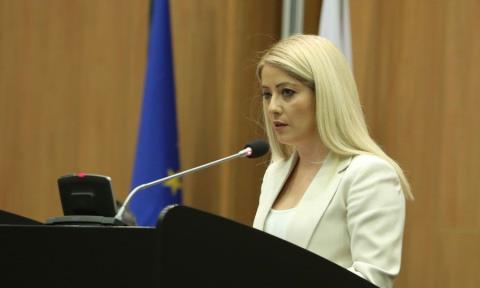 &Kappa;&upsilon;&pi;&rho;&iota;&alpha;&kappa;ό, &delta;&iota;&alpha;&kappa;&omicron;&iota;&nu;&omicron;&beta;&omicron;&upsilon;&lambda;&epsilon;&upsilon;&tau;&iota;&kappa;ή &sigma;&upsilon;&nu;&epsilon;&rho;&gamma;&alpha;&sigma;ί&alpha; &kappa;&alpha;&iota; &epsilon;&upsilon;&rho;&omega;&pi;&alpha;ϊ&kappa;ά &theta;έ&mu;&alpha;&tau;&alpha; &sigma;&tau;&omicron; &epsilon;&pi;ί&kappa;&epsilon;&nu;&tau;&rho;&omicron; &tau;&eta;&sigmaf; &sigma;&upsilon;&nu;ά&nu;&tau;&eta;&sigma;&eta;&sigmaf; &Alpha;&nu;&nu;ί&tau;&alpha;&sigmaf; &mu;&epsilon; &epsilon;&kappa;&pi;&rho;&omicron;&sigma;ώ&pi;&omicron;&upsilon;&sigmaf; &epsilon;&lambda;&lambda;&eta;&nu;&iota;&kappa;ώ&nu; &kappa;&omicron;&mu;&mu;ά&tau;&omega;