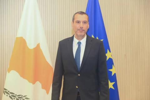 &Upsilon;&pi;. &Upsilon;&gamma;&epsilon;ί&alpha;&sigmaf;: &Eta; &delta;&omega;&rho;&epsilon;ά &epsilon;&xi;&omicron;&pi;&lambda;&iota;&sigma;&mu;&omicron;ύ &sigma;&tau;&omicron; &Pi;&alpha;&iota;&delta;&omicron;&omicron;&gamma;&kappa;&omicron;&lambda;&omicron;&gamma;&iota;&kappa;ό &epsilon;&nu;&iota;&sigma;&chi;ύ&epsilon;&iota; &phi;&rho;&omicron;&nu;&tau;ί&delta;&alpha; &pi;&alpha;&iota;&delta;&iota;ώ&nu;
