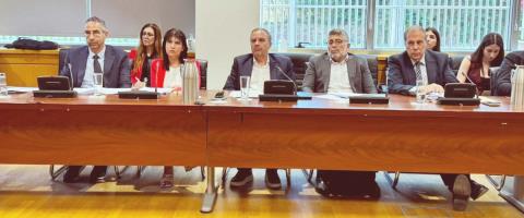 Έ&nu;&tau;&alpha;&sigma;&eta; &gamma;&iota;&alpha; &tau;&eta;&nu; &pi;&alpha;&rho;&omicron;&upsilon;&sigma;ί&alpha; &Alpha;&gamma;&gamma;&epsilon;&lambda;ί&delta;&eta; &sigma;&tau;&eta; &sigma;&upsilon;&zeta;ή&tau;&eta;&sigma;&eta; &gamma;&iota;&alpha; &tau;&eta;&nu; &Alpha;&rho;&chi;ή &Kappa;&alpha;&tau;ά &tau;&eta;&sigmaf; &Delta;&iota;&alpha;&phi;&theta;&omicron;&rho;ά&sigmaf; &sigma;&tau;&eta; &Beta;&omicron;&upsilon;&lambda;ή-&Alpha;&pi;ά&nu;&tau;&eta;&sigma;&epsilon; &mu;&epsilon; &laquo;&omicron;&upsilon;&alpha;ί &kappa;&alpha;&iota; &alpha;&lambda;ί&mu;&omicron;&nu;&omicron;&raquo; &omicron; &Beta;&omicron;&eta;&theta;ό&sigmaf; &Epsilon;&iota;