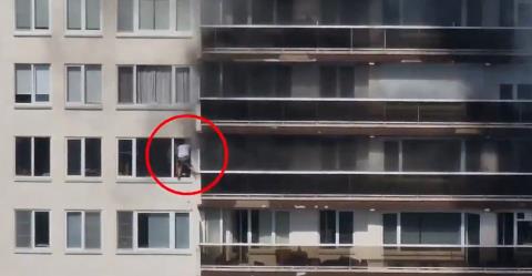 &Beta;&Iota;&Nu;&Tau;&Epsilon;&Omicron;: &Tau;&omicron;&upsilon;&lambda;ά&chi;&iota;&sigma;&tau;&omicron;&nu; έ&xi;&iota; &nu;&epsilon;&kappa;&rho;&omicron;ί &kappa;&alpha;&iota; &delta;&epsilon;&kappa;ά&delta;&epsilon;&sigmaf; &tau;&rho;&alpha;&upsilon;&mu;&alpha;&tau;ί&epsilon;&sigmaf; &alpha;&pi;ό &tau;&eta; &mu;&epsilon;&gamma;ά&lambda;&eta; &phi;&omega;&tau;&iota;ά &sigma;&epsilon; &pi;&omicron;&lambda;&upsilon;&kappa;&alpha;&tau;&omicron;&iota;&kappa;ί&alpha; &sigma;&tau;&eta;&nu; &Alpha;&mu;&beta;έ&rho;&sigma;&alpha;-&Pi;&omicron;&lambda;ί&tau;&epsilon;&sigmaf; &pi;&rho;&omicron;&sigma;&pi;&alpha;&theta;&omicron;ύ&nu; &nu;&alpha; &sigma;&omega;&theta;&omicron;ύ