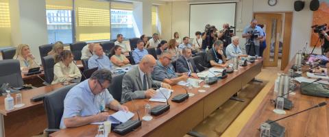 &Upsilon;&pi;&epsilon;&rho;&pi;&lambda;ή&rho;&eta;&sigmaf; &omicron; &theta;ά&lambda;&alpha;&mu;&omicron;&sigmaf; &tau;&eta;&sigmaf; &Pi;&alpha;&iota;&delta;&omicron;&omicron;&gamma;&kappa;&omicron;&lambda;&omicron;&gamma;&iota;&kappa;ή&sigmaf; &tau;&omicron;&upsilon; &Mu;&alpha;&kappa;ά&rho;&epsilon;&iota;&omicron;&upsilon; &mu;&epsilon; &mu;ό&lambda;&iota;&sigmaf; &delta;ύ&omicron; &nu;&omicron;&sigma;&eta;&lambda;&epsilon;&upsilon;&tau;έ&sigmaf;-&Pi;&alpha;&rho;ά&pi;&omicron;&nu;&alpha; &alpha;&pi;ό &tau;&omicron;&upsilon;&sigmaf; &gamma;&omicron;&nu;&epsilon;ί&sigmaf;, &alpha;&nu;&omicron;ί&gamma;&epsilon;&iota; &tau;&omicron;&nu; &kappa;&alpha;&tau;ά&lambda;&omicron;&gamma;&omicron;&sigmaf; &omicron;