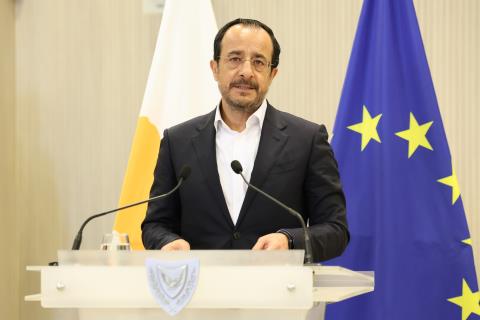 &Pi;&rho;ό&epsilon;&delta;&rho;&omicron;&sigmaf;: &Eta; &sigma;&upsilon;&mu;&pi;&epsilon;&rho;ί&lambda;&eta;&psi;&eta; &alpha;&pi;&omicron;&tau;&epsilon;&lambda;&epsilon;ί &epsilon;&lambda;ά&chi;&iota;&sigma;&tau;&eta; &upsilon;&pi;&omicron;&chi;&rho;έ&omega;&sigma;&eta; &tau;&eta;&sigmaf; &Pi;&omicron;&lambda;&iota;&tau;&epsilon;ί&alpha;&sigmaf; &kappa;&alpha;&iota; &epsilon;&lambda;ά&chi;&iota;&sigma;&tau;&eta; &beta;&alpha;&sigma;&iota;&kappa;ή έ&kappa;&phi;&rho;&alpha;&sigma;&eta; &tau;&omicron;&upsilon; &sigma;&epsilon;&beta;&alpha;&sigma;&mu;&omicron;ύ &pi;&rho;&omicron;&sigmaf; &tau;&alpha; &alpha;&nu;&theta;&rho;ώ&pi;&iota;&nu;&alpha; &delta;&iota;&kappa;&alpha;&iota;