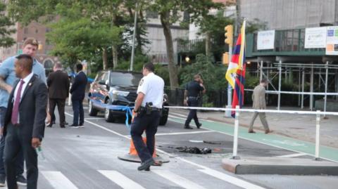 &Beta;&Iota;&Nu;&Tau;&Epsilon;&Omicron;: Ά&nu;&delta;&rho;&alpha;&sigmaf; &alpha;&upsilon;&tau;&omicron;&pi;&upsilon;&rho;&pi;&omicron;&lambda;ή&theta;&eta;&kappa;&epsilon; &mu;&pi;&rho;&omicron;&sigma;&tau;ά &sigma;&tau;&omicron;&nu; &Omicron;&Eta;&Epsilon; &sigma;&tau;&iota;&sigmaf; &Eta;&Pi;&Alpha; &kappa;&alpha;&iota; &upsilon;&pi;έ&kappa;&upsilon;&psi;&epsilon; &sigma;&tau;&alpha; &tau;&rho;&alpha;ύ&mu;&alpha;&tau;ά &tau;&omicron;&upsilon;-Έ&sigma;&tau;&eta;&sigma;&epsilon; &kappa;&omicron;&nu;&tau;ά &tau;&omicron;&upsilon; &sigma;&eta;&mu;&alpha;ί&alpha; &tau;&omicron;&upsilon; &Theta;&iota;&beta;έ&tau;