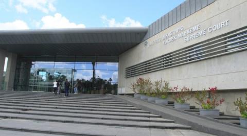 &Alpha;ύ&xi;&eta;&sigma;&eta; &alpha;&pi;&omicron;&zeta;&eta;&mu;&iota;ώ&sigma;&epsilon;&omega;&nu; &sigma;&epsilon; &pi;&rho;ώ&eta;&nu; &upsilon;&pi;ά&lambda;&lambda;&eta;&lambda;&omicron; &lambda;&alpha;&tau;&omicron;&mu;&epsilon;ί&omicron;&upsilon; &pi;&omicron;&upsilon; &tau;&rho;&alpha;&upsilon;&mu;&alpha;&tau;ί&sigma;&tau;&eta;&kappa;&epsilon; &epsilon;&nu; ώ&rho;&alpha; &epsilon;&rho;&gamma;&alpha;&sigma;ί&alpha;&sigmaf;-&laquo;&Tau;&omicron; &alpha;&tau;ύ&chi;&eta;&mu;&alpha; &beta;&alpha;&rho;&alpha;ί&nu;&epsilon;&iota; &epsilon;&xi; &omicron;&lambda;&omicron;&kappa;&lambda;ή&rho;&omicron;&upsilon; &tau;&eta;&nu; &epsilon;&rho;&gamma;&omicron;&delta;ό&tau;&rho;&iota;&alpha;