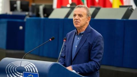 &Kappa;&alpha;&tau;&alpha;&gamma;&gamma;&epsilon;&lambda;ί&epsilon;&sigmaf; &Mu;&alpha;&upsilon;&rho;ί&delta;&eta; &gamma;&iota;&alpha; &epsilon;&kappa;&delta;ή&lambda;&omega;&sigma;&eta; &mu;&epsilon; &tau;&eta; &sigma;&upsilon;&mu;&mu;&epsilon;&tau;&omicron;&chi;ή &laquo;&delta;&eta;&mu;ά&rho;&chi;&omega;&nu;&raquo; &alpha;&pi;ό &tau;&omicron; &psi;&epsilon;&upsilon;&delta;&omicron;&kappa;&rho;ά&tau;&omicron;&sigmaf; &sigma;&tau;&omicron; &Epsilon;&upsilon;&rho;&omega;&kappa;&omicron;&iota;&nu;&omicron;&beta;&omicron;ύ&lambda;&iota;&omicron;-&Zeta;ή&tau;&eta;&sigma;&epsilon; &lambda;ή&psi;&eta; &mu;έ&tau;&rho;&omega;&nu; &alpha;&pi;ό &tau;&eta; &Mu;έ&tau;&sigma;&omicron;