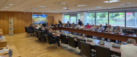 Διγλωσσία για τις αποζημιώσεις του αφθώδους πυρετού-Άλλα συμφωνούνται στις συσκέψεις, άλλα λέγονται στη Βουλή