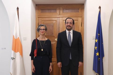 &Pi;&rho;ό&epsilon;&delta;&rho;&omicron;&sigmaf; &kappa;&alpha;&iota; &nu;έ&alpha; &pi;&rho;έ&sigma;&beta;&eta;&sigmaf; &Pi;&omicron;&rho;&tau;&omicron;&gamma;&alpha;&lambda;ί&alpha;&sigmaf; &epsilon;&pi;&alpha;&nu;&alpha;&beta;&epsilon;&beta;&alpha;ί&omega;&sigma;&alpha;&nu; &tau;&eta; &sigma;&tau;&epsilon;&nu;ή &sigma;&upsilon;&nu;&epsilon;&rho;&gamma;&alpha;&sigma;ί&alpha; &tau;&omega;&nu; &delta;ύ&omicron; &chi;&omega;&rho;ώ&nu;