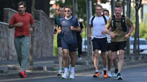 &Beta;&Iota;&Nu;&Tau;&Epsilon;&Omicron;: &Omicron; &Mu;&alpha;&kappa;&rho;ό&nu; &phi;ό&rho;&epsilon;&sigma;&epsilon; &tau;&alpha; &alpha;&theta;&lambda;&eta;&tau;&iota;&kappa;ά &tau;&omicron;&upsilon; &kappa;&alpha;&iota; &beta;&gamma;ή&kappa;&epsilon; &gamma;&iota;&alpha; &tau;&rho;έ&xi;&iota;&mu;&omicron; &sigma;&tau;&eta;&nu; Ά&gamma;&kappa;&upsilon;&rho;&alpha; &mu;&alpha;&zeta;ί &mu;&epsilon; &tau;&eta;&nu; &phi;&rho;&omicron;&upsilon;&rho;ά &tau;&omicron;&upsilon;
