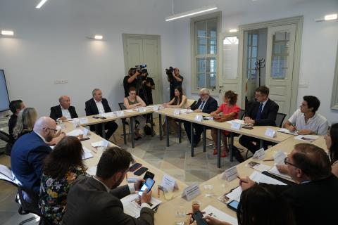 &Sigma;&tau;&epsilon;&phi;ά&nu;&omicron;&upsilon; &sigma;&epsilon; &Epsilon;&upsilon;&rho;&omega;&pi;&alpha;ί&omicron;&upsilon;&sigmaf; &delta;&iota;&pi;&lambda;&omega;&mu;ά&tau;&epsilon;&sigmaf;: &Lambda;ύ&sigma;&eta; &chi;&omega;&rho;ί&sigmaf; &tau;&eta;&nu; &upsilon;&pi;&omicron;&sigma;&tau;ή&rho;&iota;&xi;&eta; &tau;&omicron;&upsilon; &Alpha;&Kappa;&Epsilon;&Lambda; &delta;&epsilon;&nu; &mu;&pi;&omicron;&rho;&epsilon;ί &nu;&alpha; &sigma;&tau;&eta;&rho;&iota;&chi;&theta;&epsilon;ί, &omicron;&iota; &nu;έ&epsilon;&sigmaf; &iota;&delta;έ&epsilon;&sigmaf; &kappa;&alpha;&iota; &tau;&alpha; &tau;έ&sigma;&sigma;&epsilon;&rho;&alpha; &sigma;&epsilon;&nu;ά&rho;&iota;