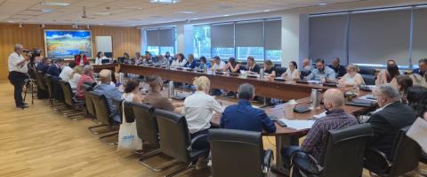 &Pi;ά&gamma;&omega;&sigma;&epsilon; &eta; &Epsilon;&pi;. &Upsilon;&gamma;&epsilon;ί&alpha;&sigmaf; &alpha;&pi;ό &alpha;&nu;&alpha;&phi;&omicron;&rho;έ&sigmaf; &nu;&omicron;&sigma;&eta;&lambda;&epsilon;&upsilon;&tau;ή &tau;&omicron;&upsilon; &nu;&omicron;&sigma;&omicron;&kappa;&omicron;&mu;&epsilon;ί&omicron;&upsilon; &Alpha;&theta;&alpha;&lambda;ά&sigma;&sigma;&alpha;&sigmaf;-&laquo;Ή&rho;&theta;&epsilon; &chi;&alpha;&lambda;&alpha;&sigma;&mu;έ&nu;&eta; &pi;&alpha;&rho;&tau;ί&delta;&alpha; &kappa;&rho;ί&sigma;&tau;&alpha;&lambda; &kappa;&alpha;&iota; &tau;&omicron; &kappa;&alpha;&tau;&alpha;&lambda;ά&beta;&alpha;&mu;&epsilon; &alpha;&pi;ό &tau;&iota;&sigmaf; &epsilon;&iota;&sigma;