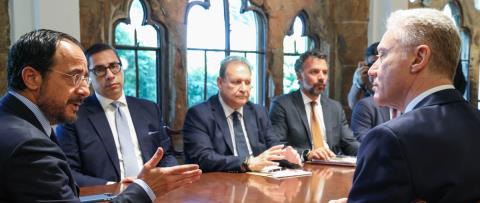 &Delta;&iota;&alpha;&beta;&epsilon;&beta;&alpha;&iota;ώ&sigma;&epsilon;&iota;&sigmaf; &Pi;&rho;&omicron;έ&delta;&rho;&omicron;&upsilon; &sigma;&epsilon; &Upsilon;&Pi;&Epsilon;&Xi; &Lambda;&iota;&beta;ά&nu;&omicron;&upsilon; &gamma;&iota;&alpha; &epsilon;&nu;ί&sigma;&chi;&upsilon;&sigma;&eta; &sigma;&chi;έ&sigma;&epsilon;&omega;&nu; &tau;&eta;&sigmaf; &chi;ώ&rho;&alpha;&sigmaf; &mu;&epsilon; &tau;&eta;&nu; &Epsilon;&Epsilon;-&laquo;&Gamma;&nu;&omega;&rho;ί&zeta;&omicron;&upsilon;&mu;&epsilon; &tau;&iota; &kappa;ά&nu;&epsilon;&tau;&epsilon; &gamma;&iota;&alpha; &mu;&alpha;&sigmaf;&raquo;, &tau;&omicron; &mu;ή&nu;&upsilon;&mu;&alpha; &Rho;&alpha;&tau;&zeta;ί
