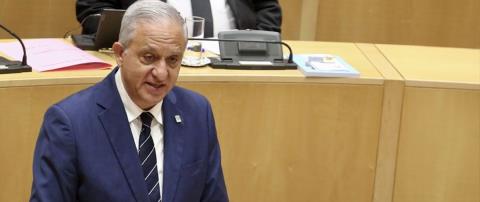 &Delta;&iota;&alpha;&chi;&omega;&rho;ί&zeta;&epsilon;&iota; &tau;&eta;&nu; &theta;έ&sigma;&eta; &tau;&omicron;&upsilon; &kappa;&alpha;&iota; &kappa;&rho;&alpha;&tau;ά &alpha;&pi;&omicron;&sigma;&tau;ά&sigma;&epsilon;&iota;&sigmaf; &alpha;&pi;ό &tau;&omicron;&nu; &Delta;&Eta;&Sigma;&Upsilon; &omicron; &Nu;ί&kappa;&omicron;&sigmaf; &Tau;&omicron;&rho;&nu;&alpha;&rho;ί&tau;&eta;&sigmaf;-&laquo;&Lambda;&alpha;&nu;&theta;&alpha;&sigma;&mu;έ&nu;&eta; &alpha;&pi;ό&phi;&alpha;&sigma;&eta;, &nu;&alpha; &epsilon;&pi;&alpha;&nu;&epsilon;&xi;&epsilon;&tau;&alpha;&sigma;&tau;&epsilon;ί ά&mu;&epsilon;&sigma;&alpha;&raquo;