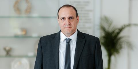 &Lambda;ά&beta;&rho;&omicron;&sigmaf; &kappa;&alpha;&tau;ά &Chi;&rho;&iota;&sigma;&tau;&omicron;&delta;&omicron;&upsilon;&lambda;ί&delta;&eta; &gamma;&iota;&alpha; &Rho;&alpha;&omicron;&upsilon;&nu;ά &omicron; &Kappa;&omicron;&upsilon;&lambda;&lambda;ά&sigmaf;-&laquo;Έ&chi;&epsilon;&iota; &beta;&epsilon;&beta;&alpha;&rho;&eta;&mu;έ&nu;&omicron; &pi;&alpha;&rho;&epsilon;&lambda;&theta;ό&nu; &sigma;&tau;&omicron;&nu; &delta;&iota;&omicron;&rho;&iota;&sigma;&mu;ό &omicron;&iota;&kappa;&omicron;&gamma;&epsilon;&nu;&epsilon;&iota;&alpha;&kappa;ώ&nu; &phi;ί&lambda;&omega;&nu;, &sigma;&upsilon;&gamma;&gamma;&epsilon;&nu;ώ&nu;, &sigma;&upsilon;&gamma;ά&mu;&pi;&rho;&omega;&nu; &kappa;&alpha;