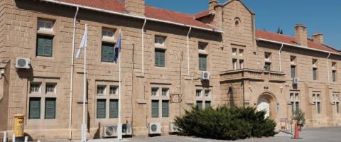 &Epsilon;&pi;&iota;&mu;έ&nu;&epsilon;&iota; &lambda;&epsilon;&iota;&tau;&omicron;&upsilon;&rho;&gamma;ό&sigmaf; ό&tau;&iota; &upsilon;&pi;ή&rho;&chi;&alpha;&nu; &sigma;&tau;&omicron;&iota;&chi;&epsilon;ί&alpha; &gamma;&iota;&alpha; &kappa;&alpha;&tau;&alpha;&chi;ώ&rho;&eta;&sigma;&eta; &alpha;ί&tau;&eta;&sigma;&eta;&sigmaf; &alpha;&pi;&omicron;&mu;ά&kappa;&rho;&upsilon;&nu;&sigma;&eta;&sigmaf; &tau;&omicron;&upsilon; &Sigma;&tau;&upsilon;&lambda;&iota;&alpha;&nu;&omicron;ύ &alpha;&pi;ό &tau;&eta;&nu; &omicron;&iota;&kappa;&omicron;&gamma;έ&nu;&epsilon;&iota;ά &tau;&omicron;&upsilon;-&laquo;Ό&phi;&epsilon;&iota;&lambda;&alpha;&nu; &omicron;&iota; &Upsilon;&Kappa;&Epsilon;