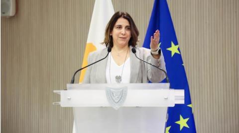 &Beta;&lambda;έ&pi;&epsilon;&iota; &tau;&omicron; Rob Law &kappa;&alpha;&iota; &alpha;&mu;&epsilon;&rho;&iota;&kappa;&alpha;&nu;&iota;&kappa;ή &alpha;&nu;&tau;&iota;&pi;&rho;&omicron;&sigma;&omega;&pi;&epsilon;ί&alpha; &eta; &Pi;&iota;&kappa;ή