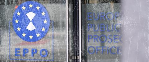 &Sigma;&tau;&omicron; &mu;&iota;&kappa;&rho;&omicron;&sigma;&kappa;ό&pi;&iota;&omicron; &epsilon;&tau;&alpha;&iota;&rho;&epsilon;ί&epsilon;&sigmaf; &kappa;&alpha;&iota; &sigma;&tau;&eta;&nu; &Kappa;ύ&pi;&rho;&omicron; &gamma;&iota;&alpha; &tau;&eta;&nu; &alpha;&pi;ά&tau;&eta; &laquo;&kappa;&alpha;&rho;&omicron;&upsilon;&zeta;έ&lambda;&raquo; &mu;&epsilon; &zeta;&eta;&mu;&iota;ά 71 &epsilon;&kappa;&alpha;&tau;&omicron;&mu;&mu;ύ&rho;&iota;&alpha; &epsilon;&upsilon;&rho;ώ-Έ&rho;&epsilon;&upsilon;&nu;&alpha; &tau;&eta;&sigmaf; &Epsilon;&upsilon;&rho;&omega;&pi;&alpha;ϊ&kappa;ή&sigmaf; &Epsilon;&iota;&sigma;&alpha;&gamma;&gamma;&epsilon;&lambda;ί&alpha;&sigmaf;