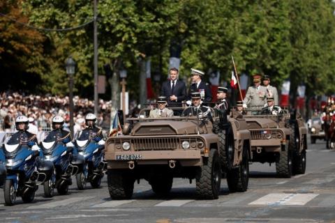 LIVE BINTEO: &Epsilon;&lambda;&lambda;ά&delta;&alpha; &kappa;&alpha;&iota; &Kappa;ύ&pi;&rho;&omicron;&sigmaf; &sigma;&tau;&eta;&nu; &pi;&rho;ώ&tau;&eta; &gamma;&rho;&alpha;&mu;&mu;ή &tau;&eta;&sigmaf; &mu;&epsilon;&gamma;ά&lambda;&eta;&sigmaf; &pi;&alpha;&rho;έ&lambda;&alpha;&sigma;&eta;&sigmaf; &sigma;&tau;&omicron; &Pi;&alpha;&rho;ί&sigma;&iota;-&Pi;&alpha;&rho;ό&nu;&tau;&epsilon;&sigmaf; &Mu;&eta;&tau;&sigma;&omicron;&tau;ά&kappa;&eta;&sigmaf; &kappa;&alpha;&iota; &Chi;&rho;&iota;&sigma;&tau;&omicron;&delta;&omicron;&upsilon;&lambda;ί&delta;&eta;&sigmaf;