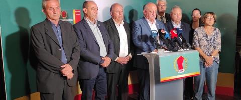 Έ&gamma;&iota;&nu;&alpha;&nu; &mu;&alpha;&lambda;&lambda;&iota;ά &kappa;&omicron;&upsilon;&beta;ά&rho;&iota;&alpha; &sigma;&tau;&omicron; &Pi;&omicron;&lambda;&iota;&tau;&iota;&kappa;ό &Gamma;&rho;&alpha;&phi;&epsilon;ί&omicron;-&Tau;&iota; &omicron;&delta;ή&gamma;&eta;&sigma;&epsilon; &tau;&omicron;&nu; &Nu;ί&kappa;&omicron; &Alpha;&nu;&alpha;&sigma;&tau;&alpha;&sigma;ί&omicron;&upsilon; &sigma;&epsilon; &alpha;&iota;&phi;&nu;&iota;&delta;&iota;&alpha;&sigma;&tau;&iota;&kappa;ή &pi;&alpha;&rho;&alpha;ί&tau;&eta;&sigma;&eta; &alpha;&pi;ό &tau;&eta;&nu; &pi;&rho;&omicron;&epsilon;&delta;&rho;ί&alpha; &tau;&eta;&sigmaf; &Epsilon;&Delta;&Epsilon;&Kappa;